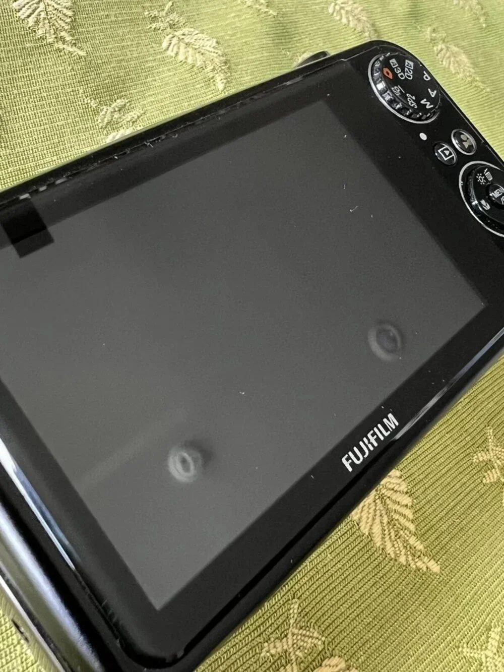 Near Mint xFujifilm FinePix REAL 3D W3 Camera 10.0MP BLACK 32 gb Manual Charger